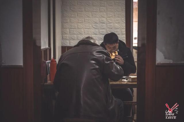 兰州小馆丨来，咥一碗肉不换的大烩菜