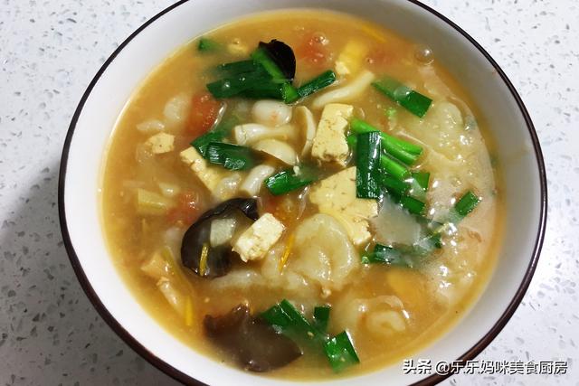 明日大雪，用6种食材做一锅特色面食，好吃又营养，冷天吃真舒服