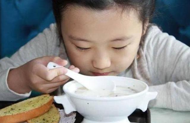 #你的育儿经#8岁孩子来大姨妈？家长就得注意了，暗示性早熟