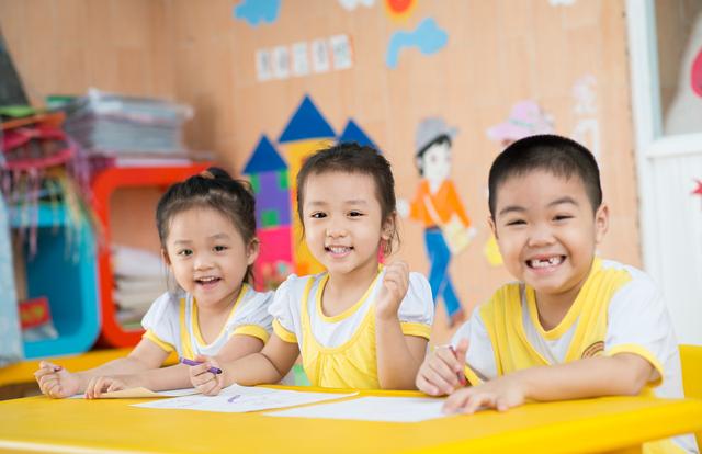 [你的育儿经]哈佛研究表明：大脑发育一生只有3次高峰期，孩子错过了会很可惜