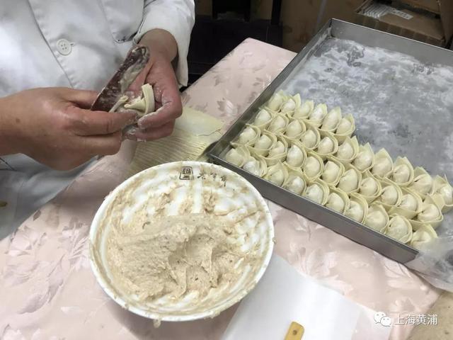 价格|鲜鲜鲜！老半斋刀鱼汁面上市！馄饨芯子也卖爆了