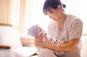超级宝妈|孩子出生“第一抱”最好不是这4种人，并非迷信，宝妈别不当回事