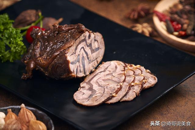 酱牛肉，记得“1腌2煮2泡”窍门，牛肉软烂鲜香，有嚼劲缩水少