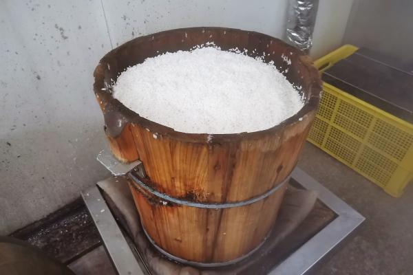 八宝饭|有的靠“秒杀”，有的日销2万只……上海最热门的八宝饭为什么好吃？