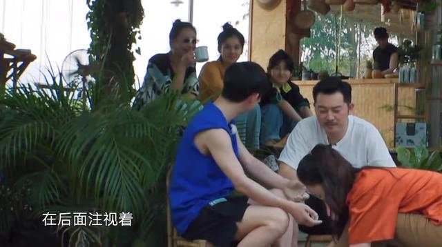 《向往4》黄磊做饭，其他人都在院子里玩，谁注意到彭昱畅了？fun娱乐