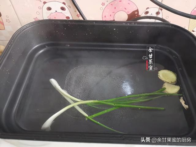 家常蒸鸡块，加点菌蔬，蒸一蒸出锅，鲜嫩味美