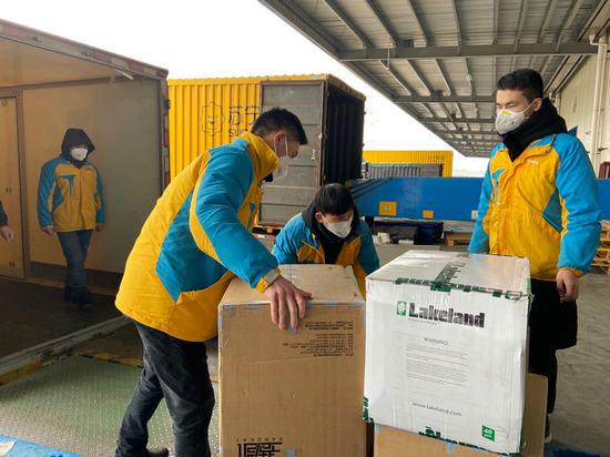 中国经济网▲携手抗疫，苏宁易购发布9大举措为平台商户减压