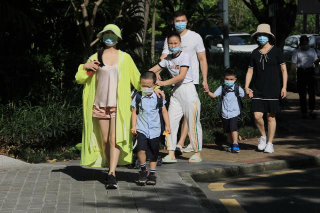 新华网客户端|图集|小萌娃“回笼”,深圳1537所幼儿园今日开园