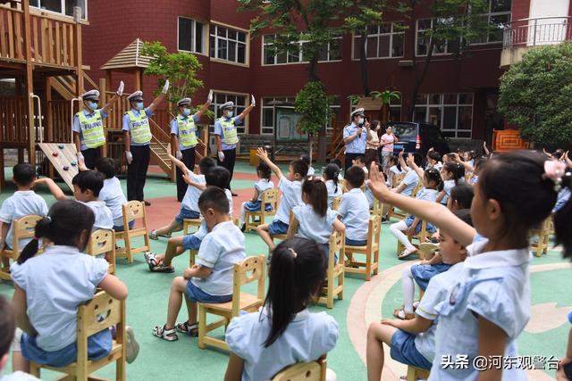 凉年|永济交警多形式开展幼儿安全守护教育活动