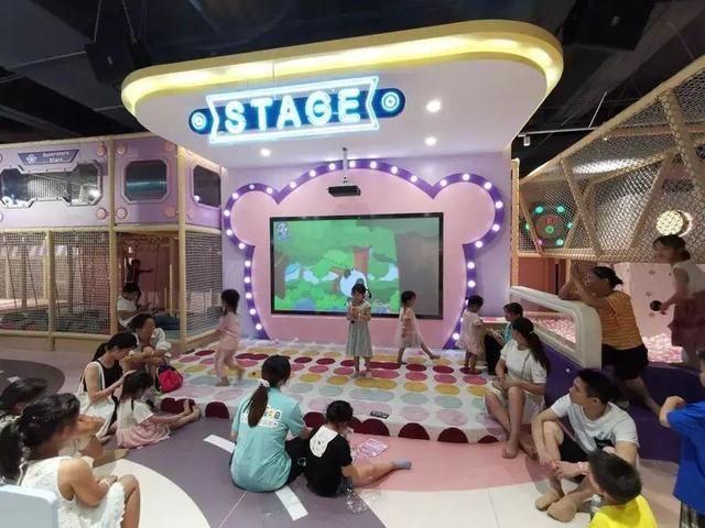 不知道怎么陪孩子玩？赶紧带着宝贝来漫奈斯成长乐园吧