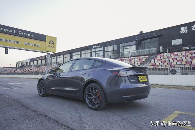 试驾｜官降不是一般香 试驾MODEL 3 高性能版