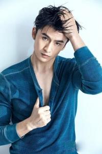 【中青在线】被认真查案的“乔探长”圈粉？张云龙回应“拿错剧本”