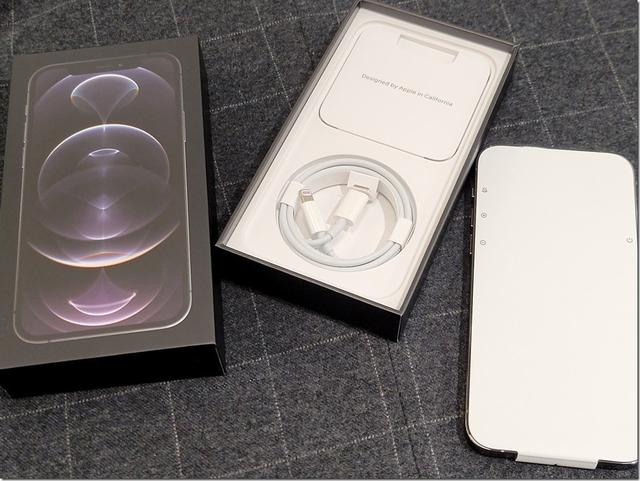 iPhone 12 Pro简单开箱：不知道华为有没有它好？大家给点意见