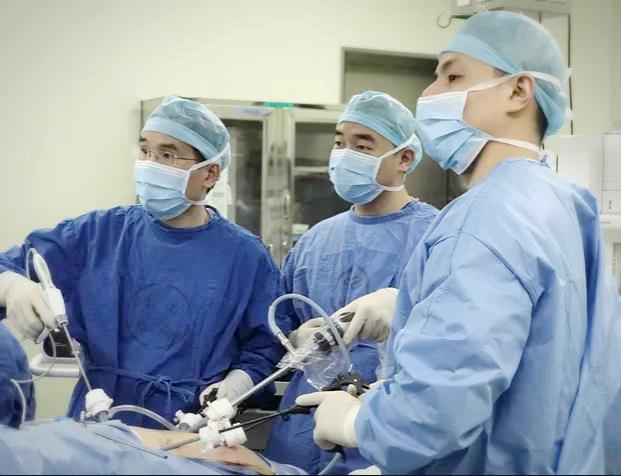 肿瘤患者陷入“保命、保功能”两难绝境，华山医院“精雕”手术改写“不可能”