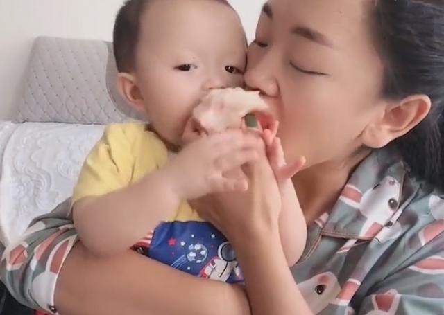 超级宝妈@为啥宝宝宁愿让小姨“欺负”，也愿意让她带呢？孩子想要啥你要懂
