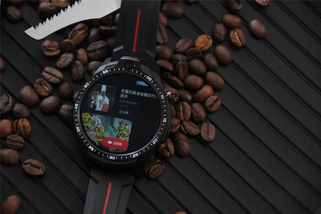 支持语音通话，能安装APP，双向拍照，Jeep智能运动手表