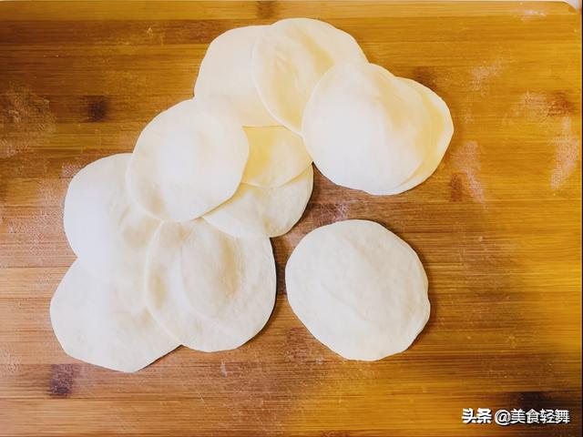 酵母发面做包子馒头太慢？教你2招，10分钟发满盆，冬夏都好使