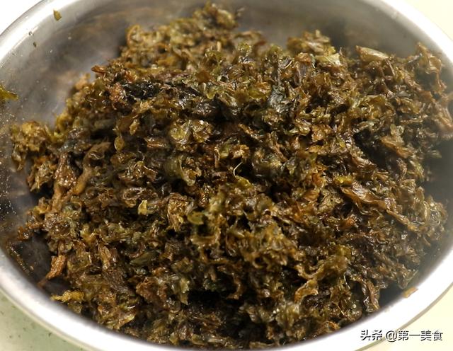 营养“赛燕窝”的乡间野味地皮菜！配鸡蛋一炒口感劲道超好吃