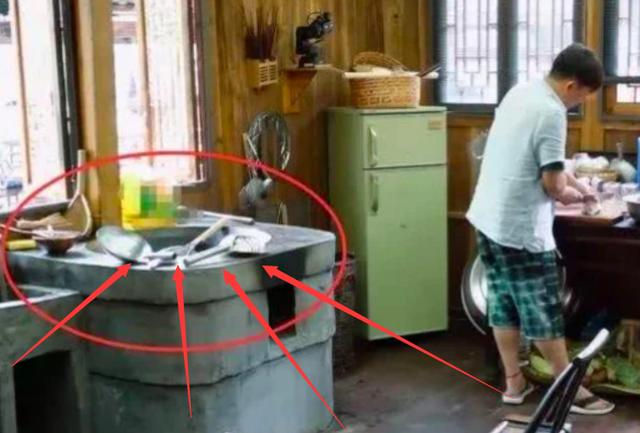 《向往4》卫生被质疑太脏，看清炒菜用的“铁锅”，网友：忍不了|影视交流地