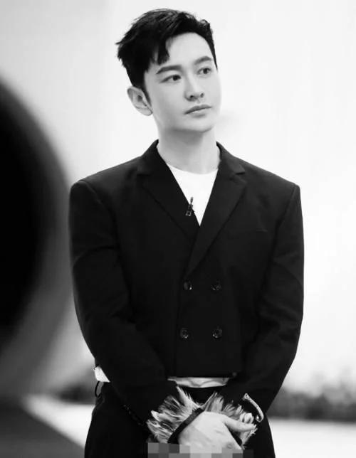 两须的猫|黄晓明才是被大众低估的男演员？难怪姐姐们都要让他三分