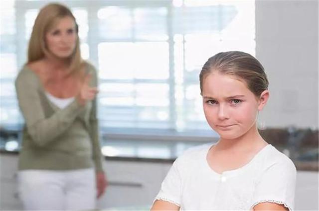 「超级宝妈」当孩子主动要钱，父母这种行为，直接影响孩子的格局