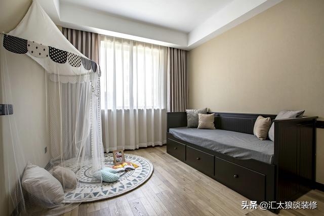 常见的装修风格看腻了，来看下现代风+轻奢的搭配吧，太有感觉了