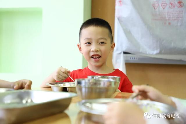 超级宝妈▲吃饭饭 我们是认真的