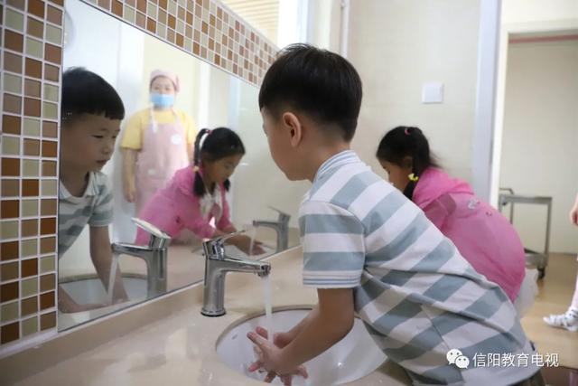 超级宝妈▲吃饭饭 我们是认真的