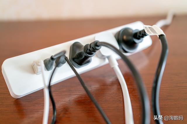 淘哥的廉价数码晒单：京东￥16.9元包邮的USB插座拆解简评