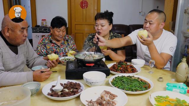 炖羊肉汤，切记不要直接炖，秘诀告诉你，羊肉汤浓肉香，不腥不膻