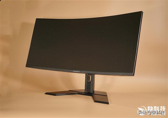 技嘉显示器G34WQC图赏：2K/144Hz/曲面齐活了