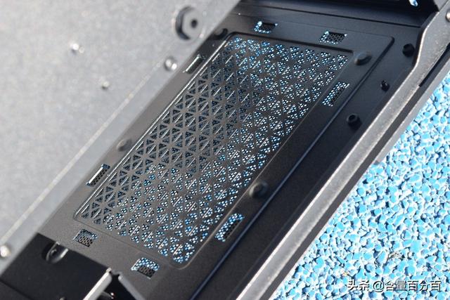 把万元硬件装进百元机箱？九州风神魔方110磁吸电脑机箱装机