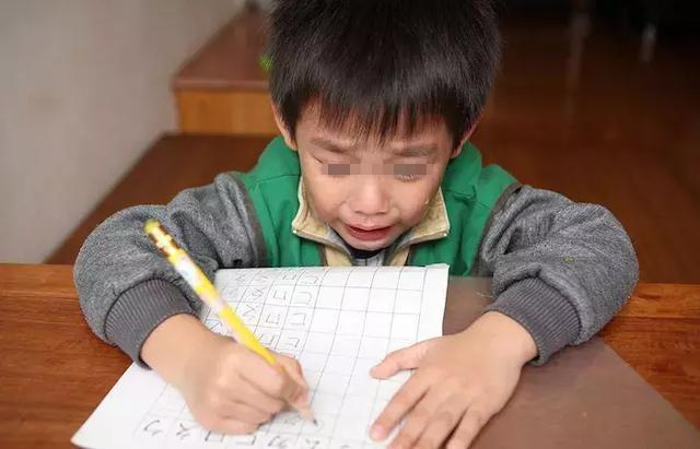 素衣飘扬|为何不建议催促孩子？“磨蹭”的娃可能更有出息，几个优势很明显