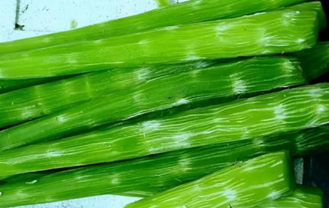 现在吃它正当时，3分钟就能搞定的家常菜，全家人爱吃我也轻松