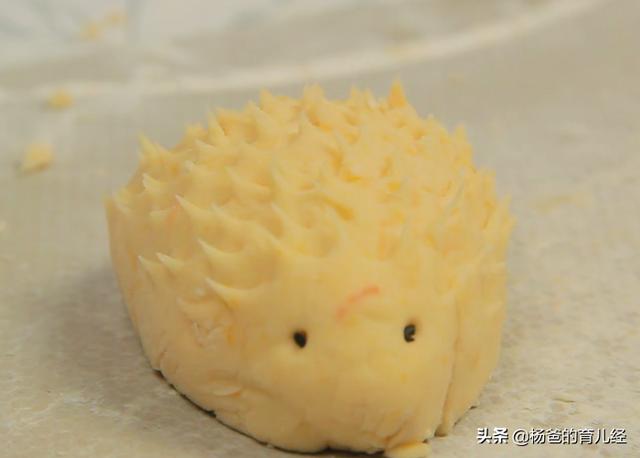 孩子爱吃的刺猬小馒头，造型可爱，软嫩香甜，吃了一次念念不忘