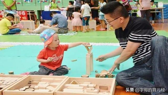 你的育儿经▲女儿想要买玩具，父亲一口回绝，网友：孩子的玩具应该怎样挑选