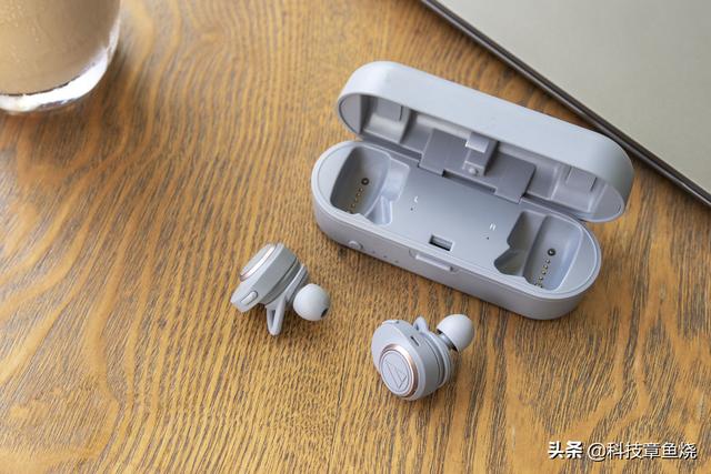 高品质真无线耳机上手，来自音频大厂的铁三角CKR7TW