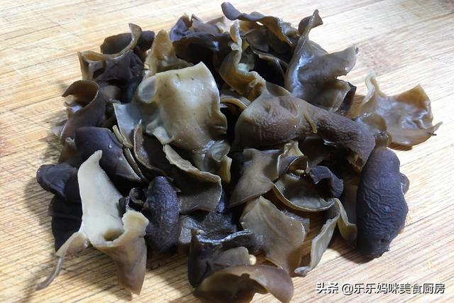 明日大雪，用6种食材做一锅特色面食，好吃又营养，冷天吃真舒服