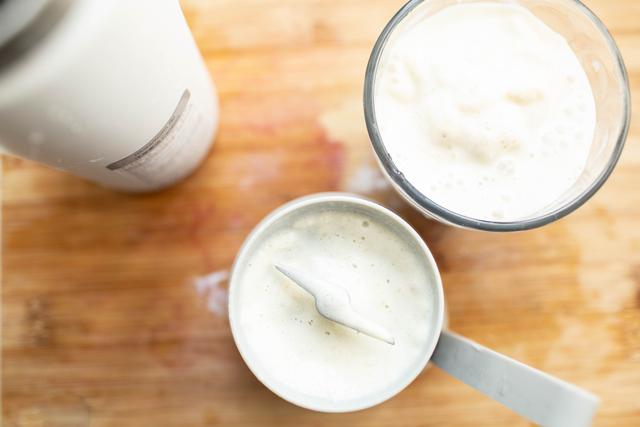 夏日神器，巧本便携榨汁机让饮品更健康