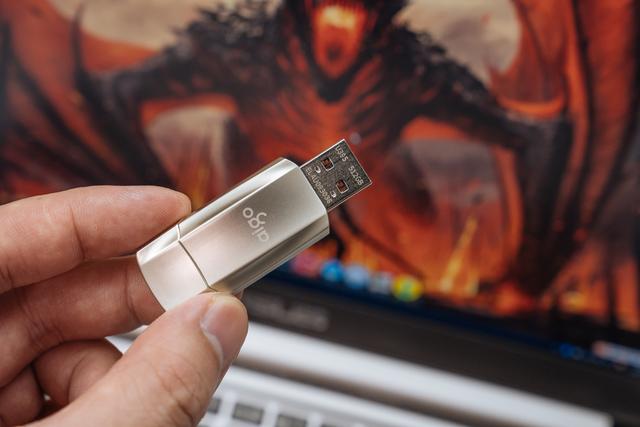 出行，带上随身Windows系统：aigo固态U盘 U395