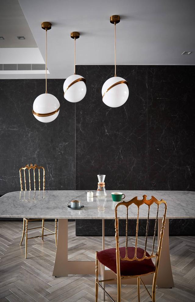 现代简约装修案例，设计和配色都很大气