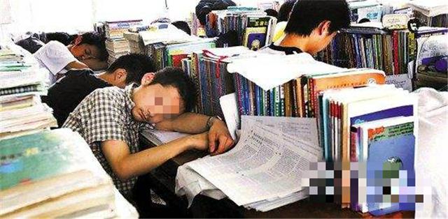 超级宝妈:孩子课间10分钟做什么?看这组图,网友:隔着屏幕都能感受到压力