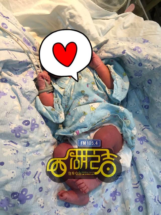 超级宝妈@杭州95后妈妈把宝宝生在车里，外婆当场吓晕