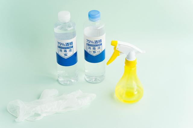 「你的育儿经」孩子喝了家中的酒精、消毒液怎么办？家长注意，看护好自家的小神兽们