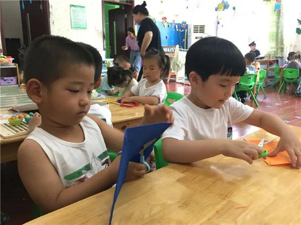 齐鲁东营资讯|亲亲宝贝欢迎“回家”——广饶街道中心幼儿园的开园第一天