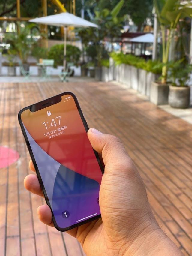 李楠评论iPhone12，不合格的5G手机，巅峰设计跌入海底