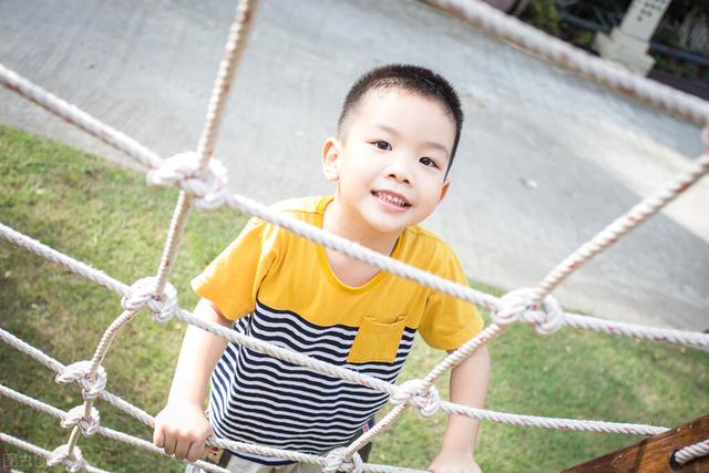 情绪ABC理论：当孩子陷入情绪低谷，要引导孩子改变认知“B”