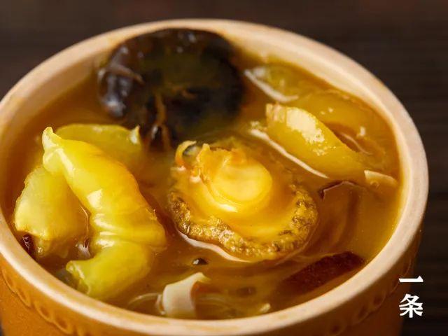 鲍鱼、海参、花胶、蹄筋……金色高汤浓醇鲜美，这“佛跳墙”绝了！丨种草机
