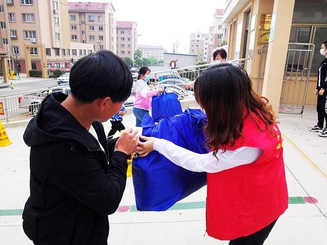 你的育儿经|跨校助力 荣成市石岛湾中学爱心助力幼儿园复学之路