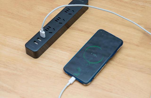 桌面好物之智能USB插线板，带分控和远控的就这一款